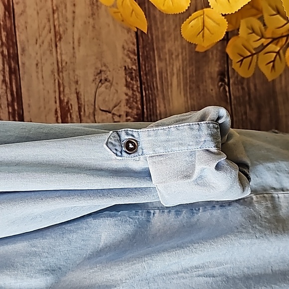 NEW STYLE & CO DENIM BLUE LONG ROLL TAB SLEEVE BUTTON-UP SHIRT - Picture 5 of 13